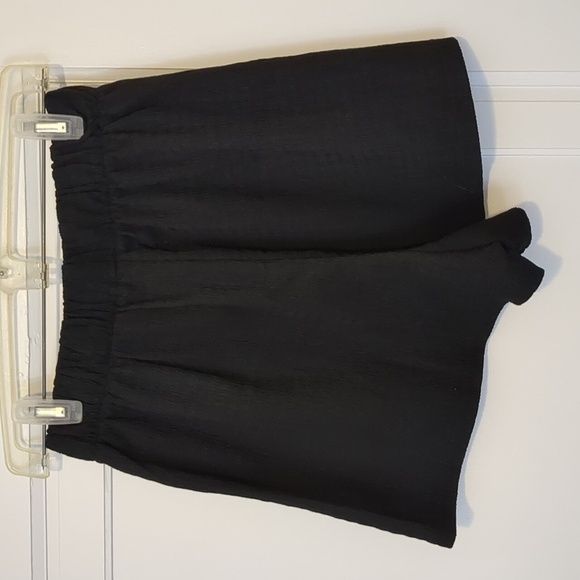 H&M High Waist Black Crinkle Elastic Women's Shorts - Picture 3 of 4